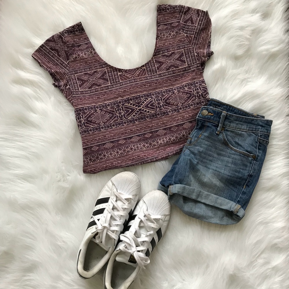 Garage patterned tee